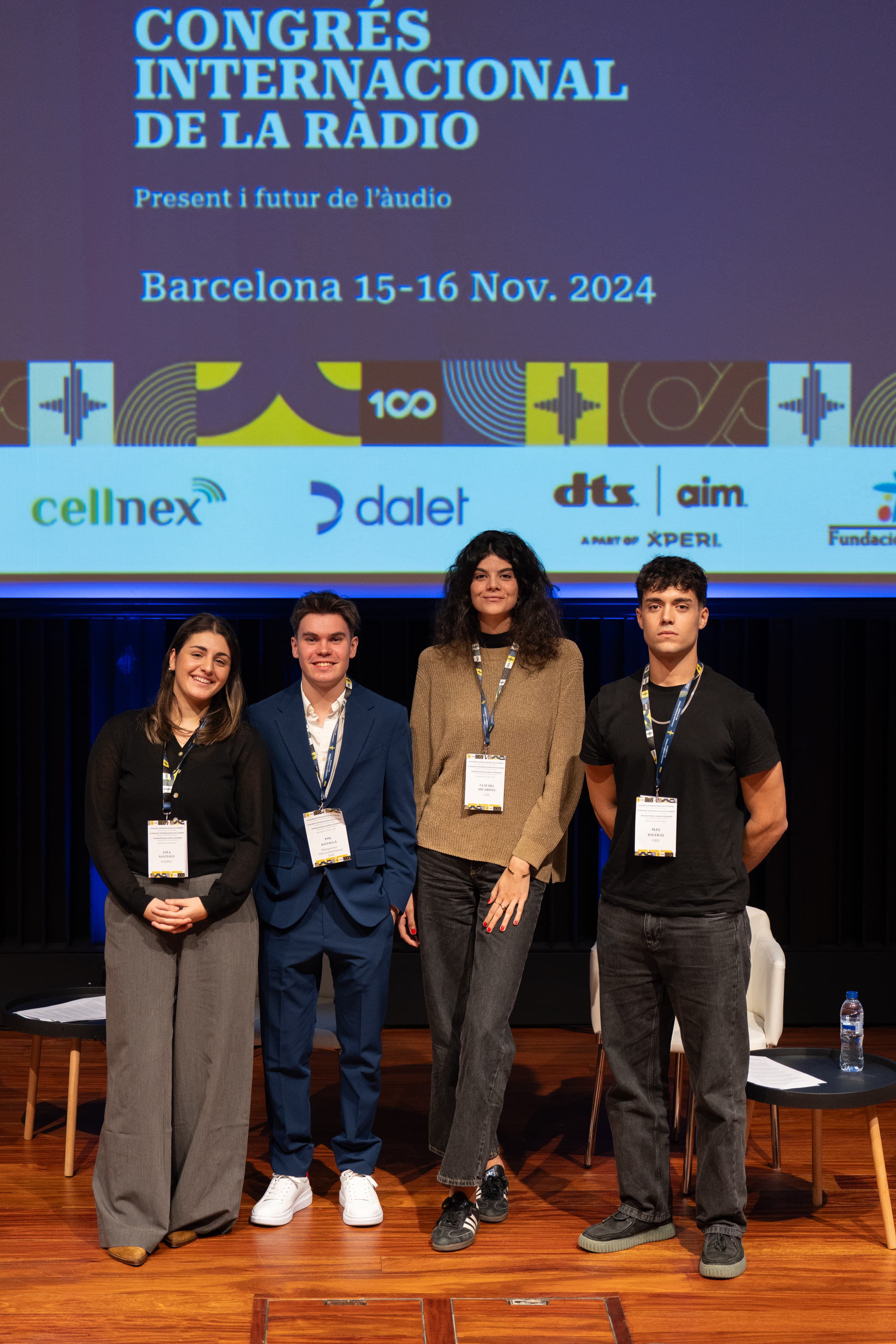 Estudiants de diverses universitats han llegit el manifest dels Cent Anys de Ràdio Barcelona