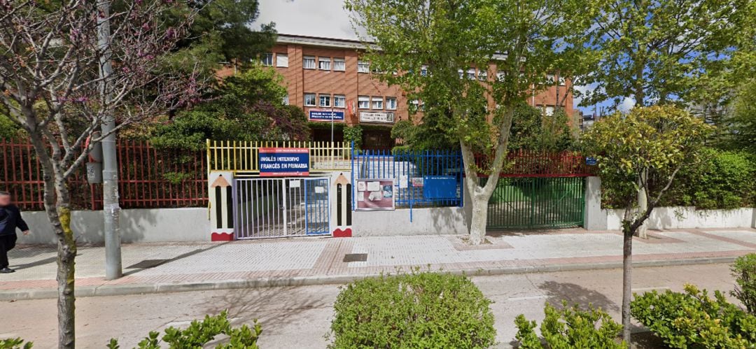 Exterior del colegio Francisco de Goya en Fuenlabrada