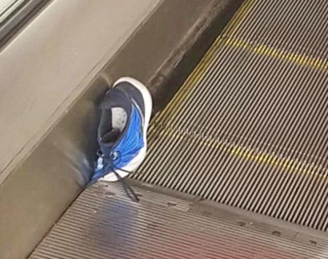 Imagen de la zapatilla que Metro Madrid ha compartido en sus redes sociales.