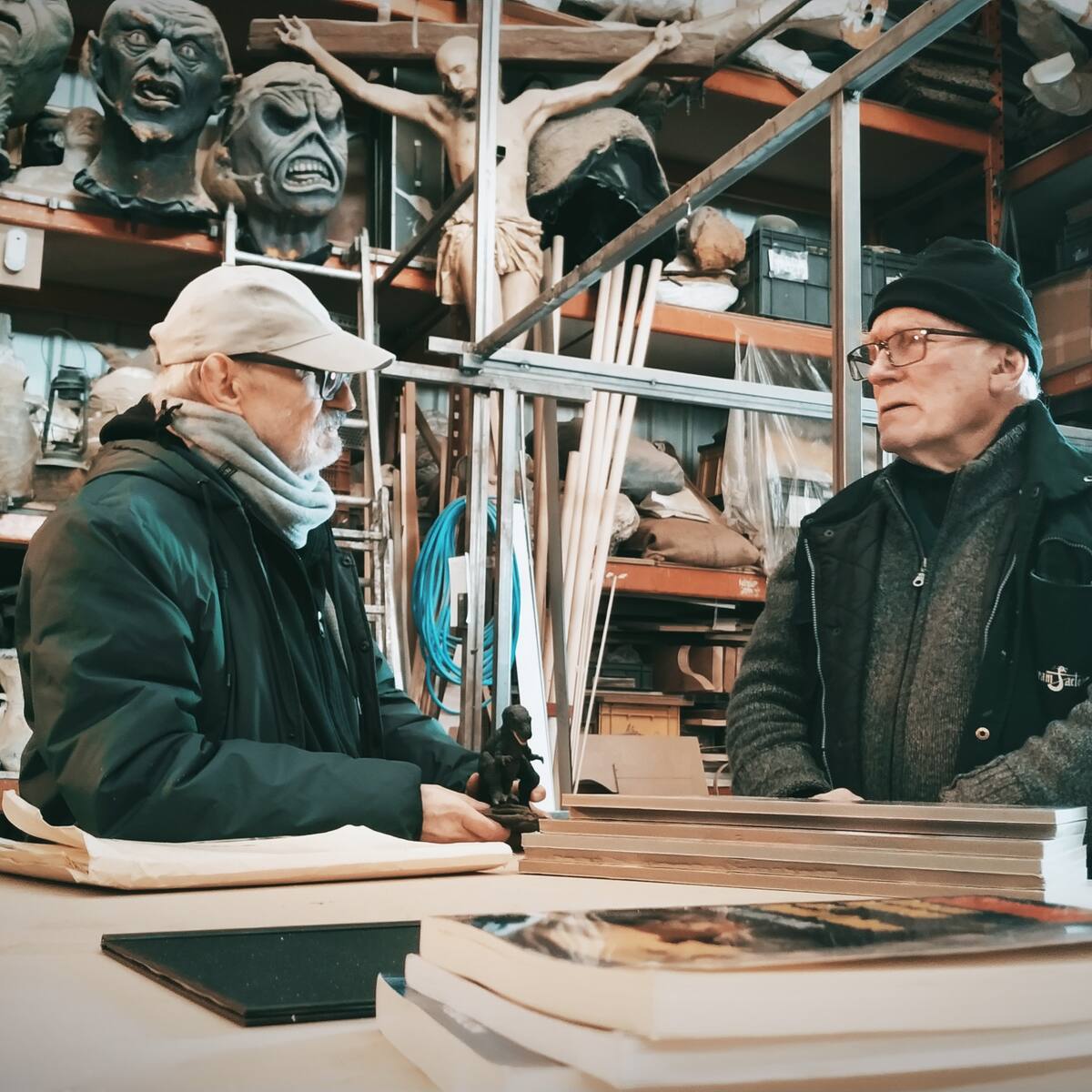 El director de cine de Colmenar Viejo, Víctor Matellano, estrena una nueva película de dinosaurios y dragones