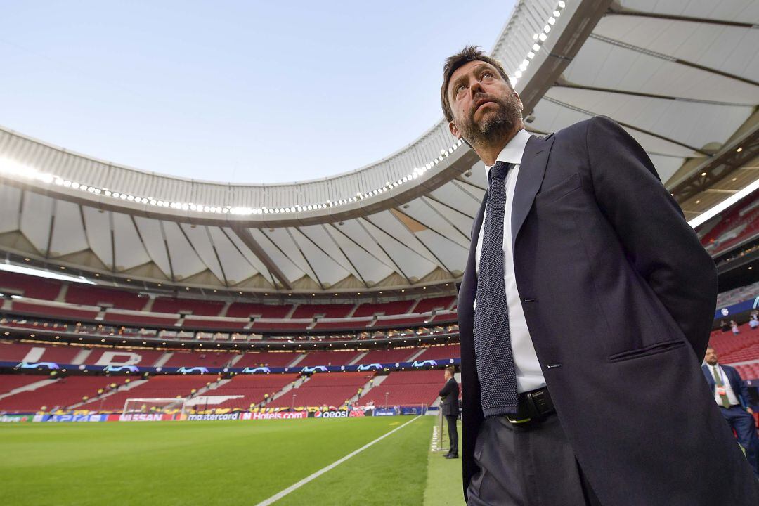 Andrea Agnelli, presidente de la Juventus de Turín, a pie de campo.