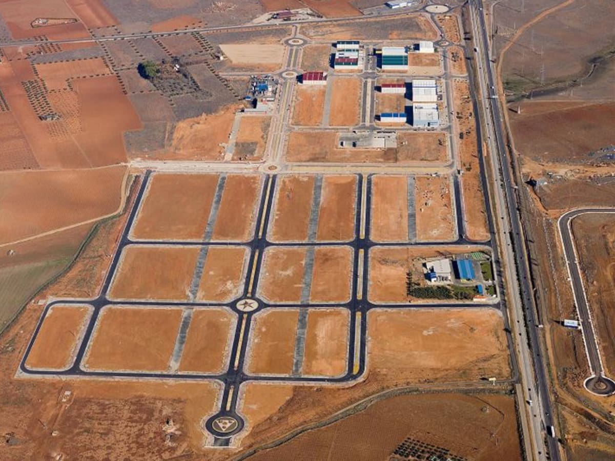 Una importante empresa del sector de la alimentación interesada en asentarse en el Polígono Entrecaminos de Valdepeñas