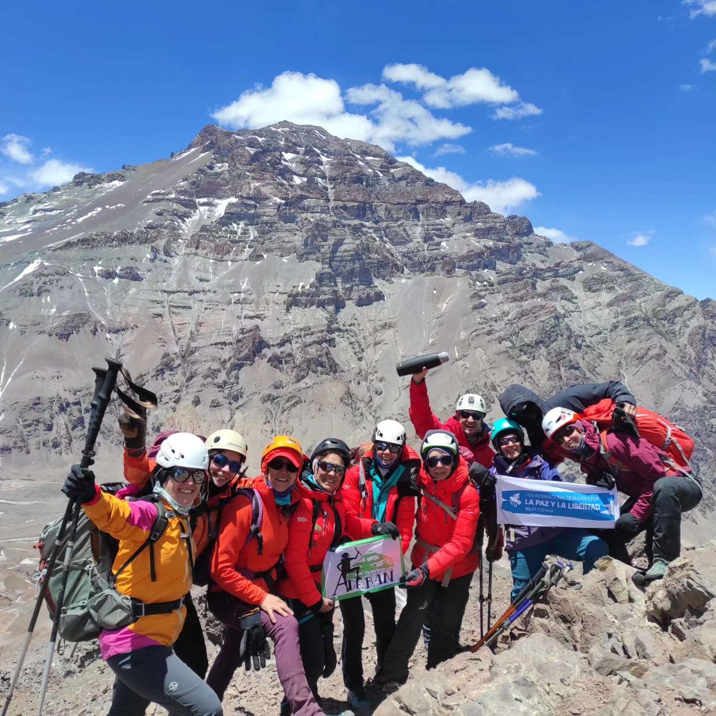 En Cerro Bonete con el Aconcagua al fondo