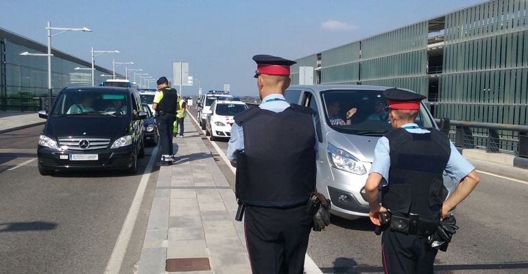 La policia catalana ha posat enguany 140 denúncies a taxistes pirates