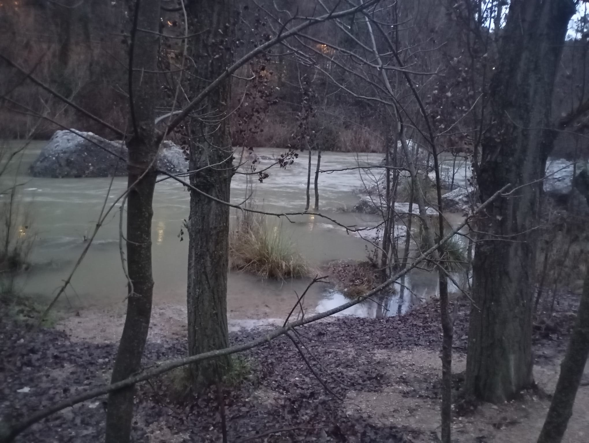 El río Júcar en la conocida como 'Piedra del Caballo', en Cuenca capital