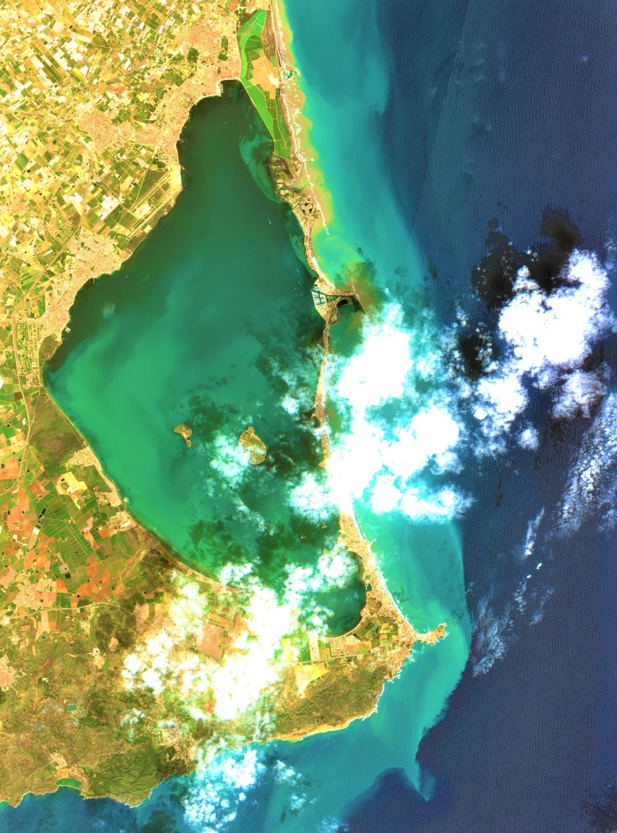 El Mar Menor el 15-04-22: la nubosidad ha sido uno de los obstáculos para su observación estos últimos meses