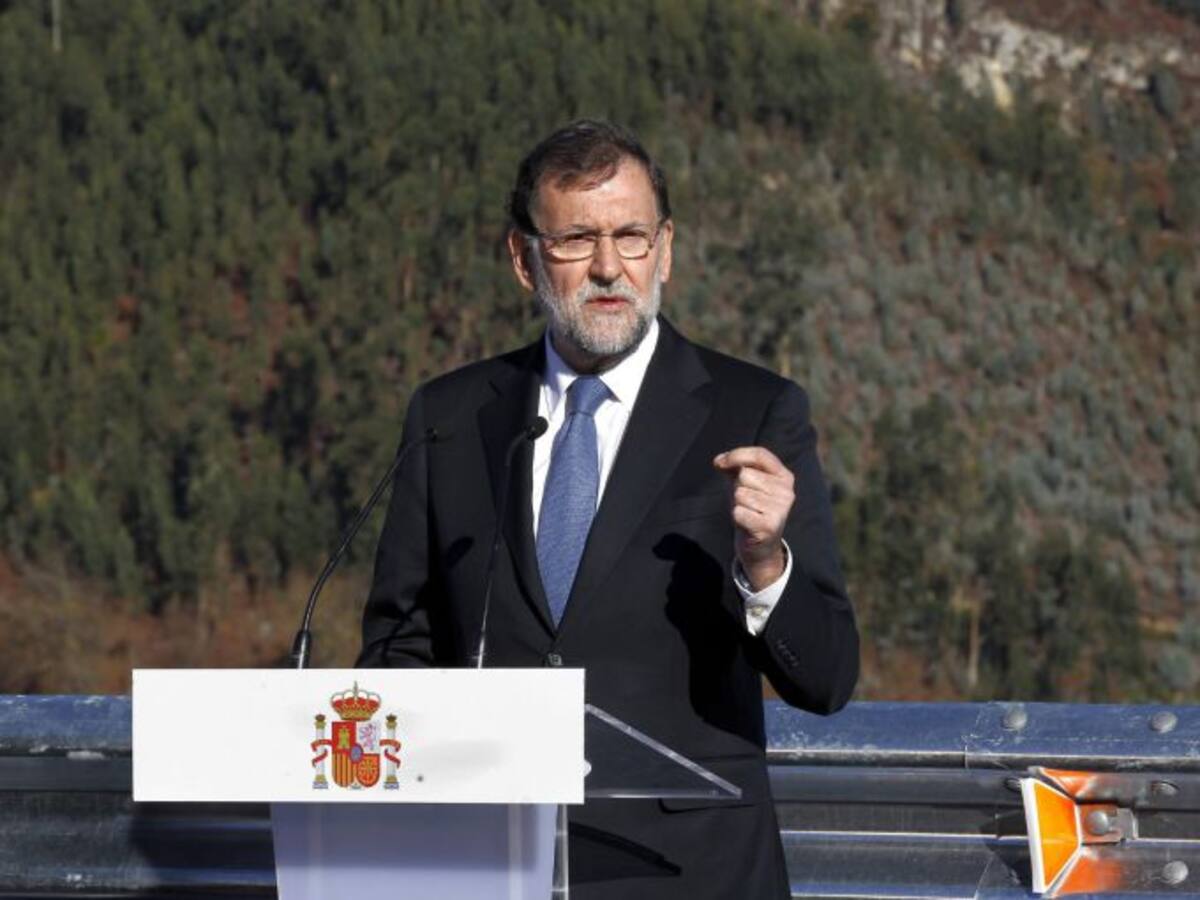 Rajoy inaugura el último tramo de la Autovía del Cantábrico tras 25 años