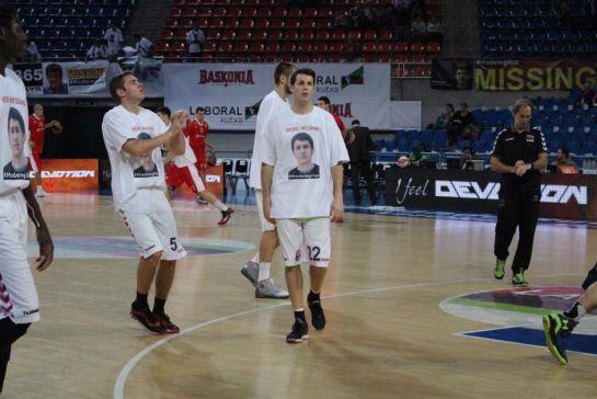 Baskonia recordó al desaparecido Hodei Egiluz.