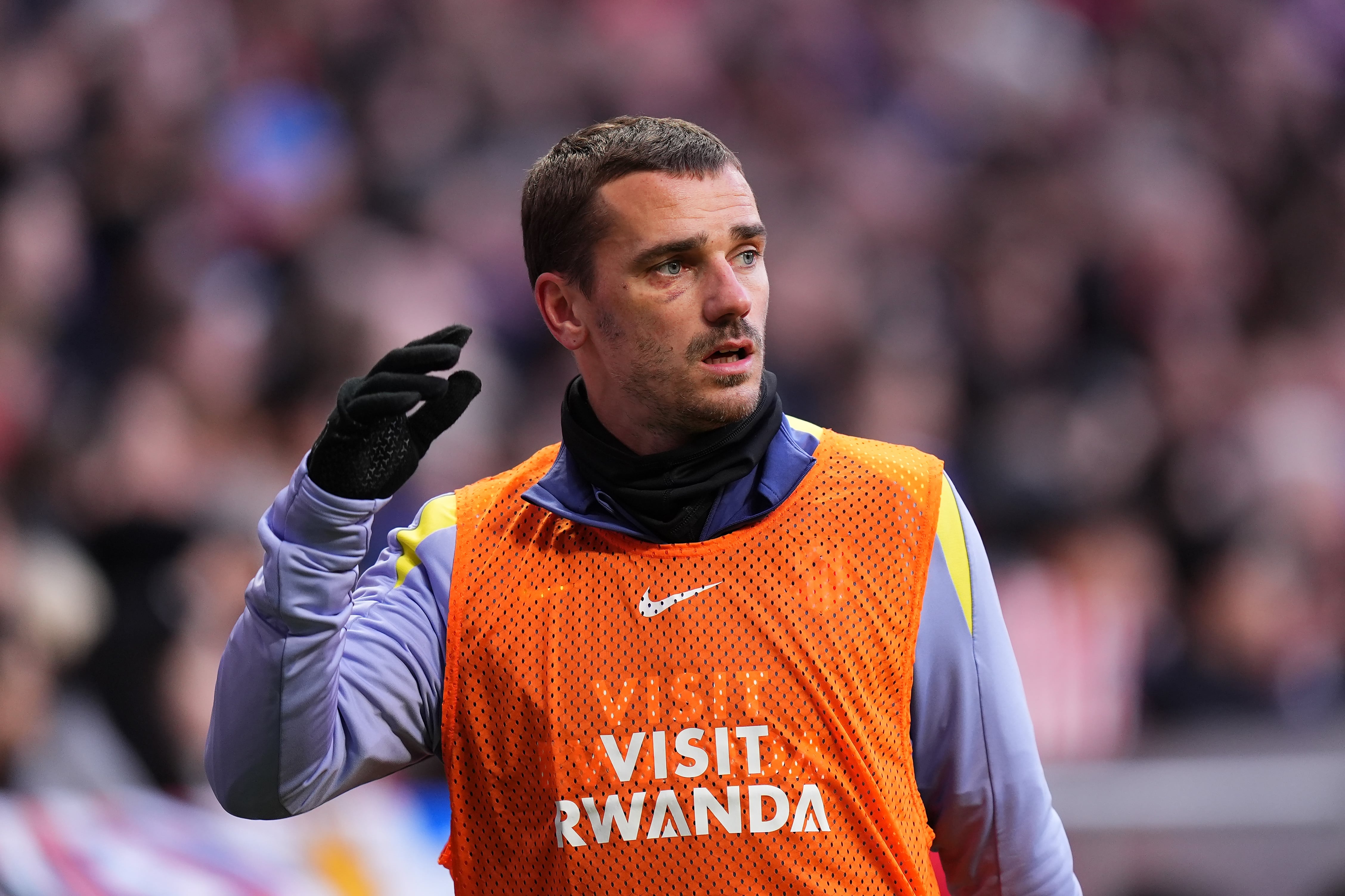 Antoine Griezmann calentando en un encuentro de Liga