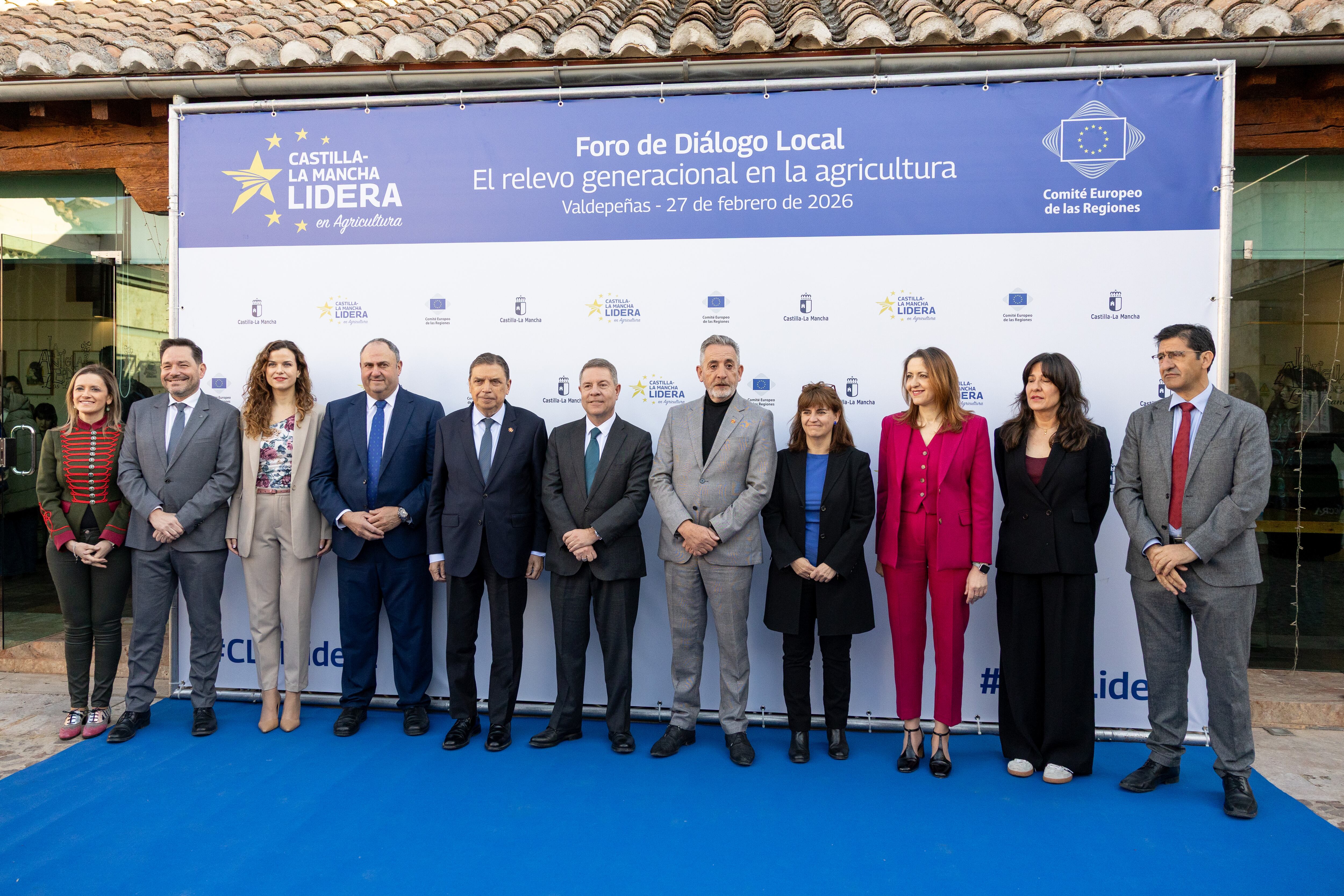 Foto de familia en la inauguración