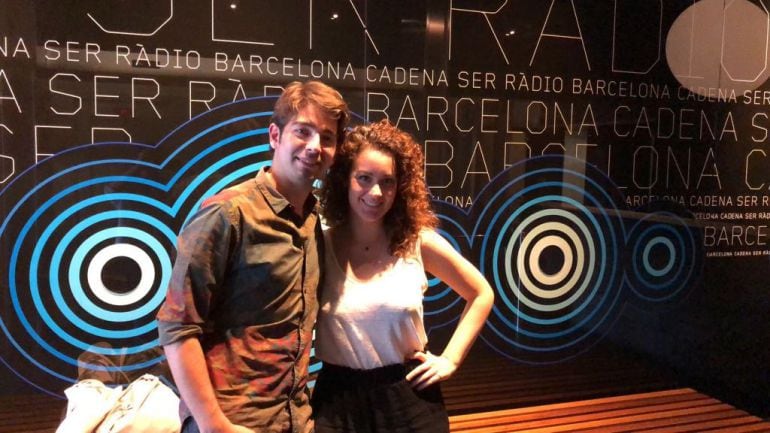 Enric Cambray i Júlia Barceló, als estudis de Ràdio Barcelona.