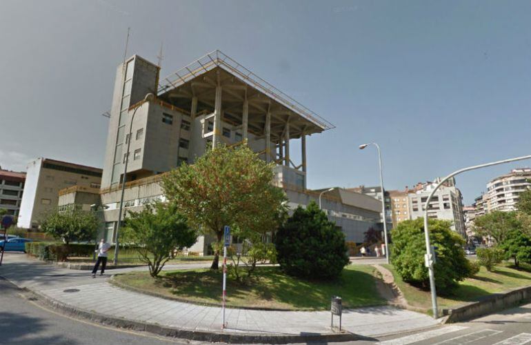 El detenido robó 400€ de material y causó daños por otros 900€