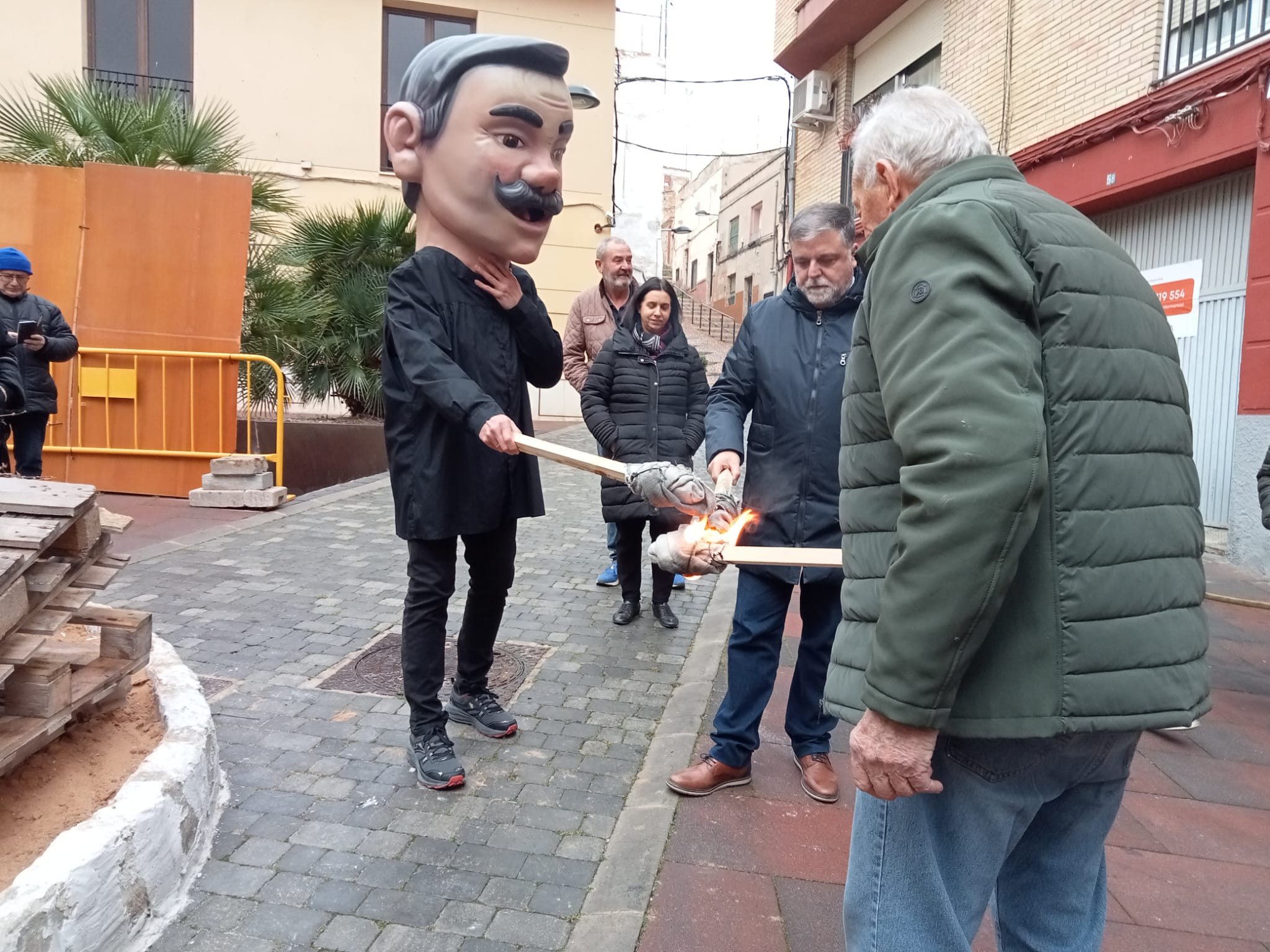 Encendido de la hoguera de San Antón