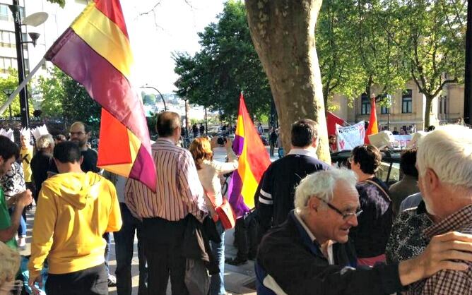 La concentración republicana ha tenido como escenario el boulevard para recorrer después la parte vieja