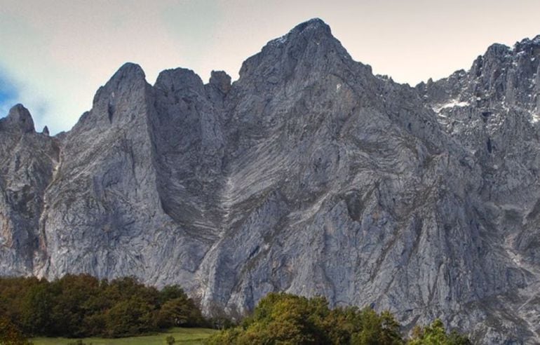 Espolon de Jisu, donde fallecieron los tres montañeros zamoranos