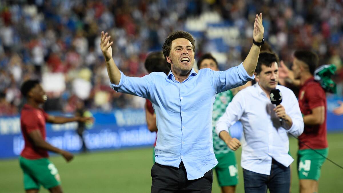 El ascenso a Primera habla español: Rubi subió a Huesca y Almería