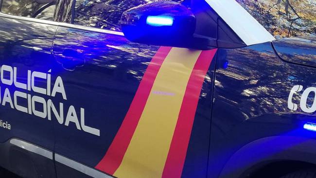 La Policía Nacional ha detenido a un hombre que supuestamente atracó con un cuchillo de grandes dimensiones una frutería de Leganés y huyó en un coche robado.