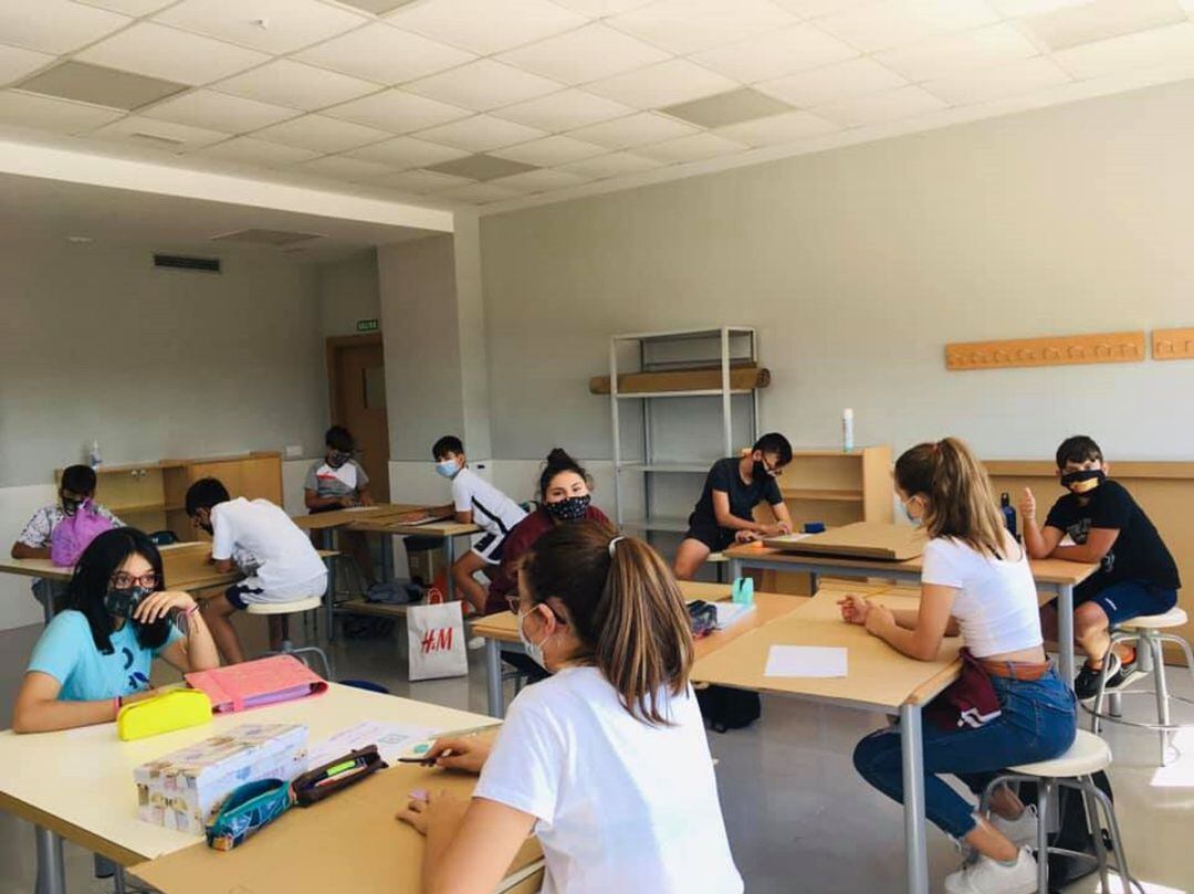 El centro ha comenzado con dos unidades de 1º de la ESO, 32 Alumnos y 13 docentes