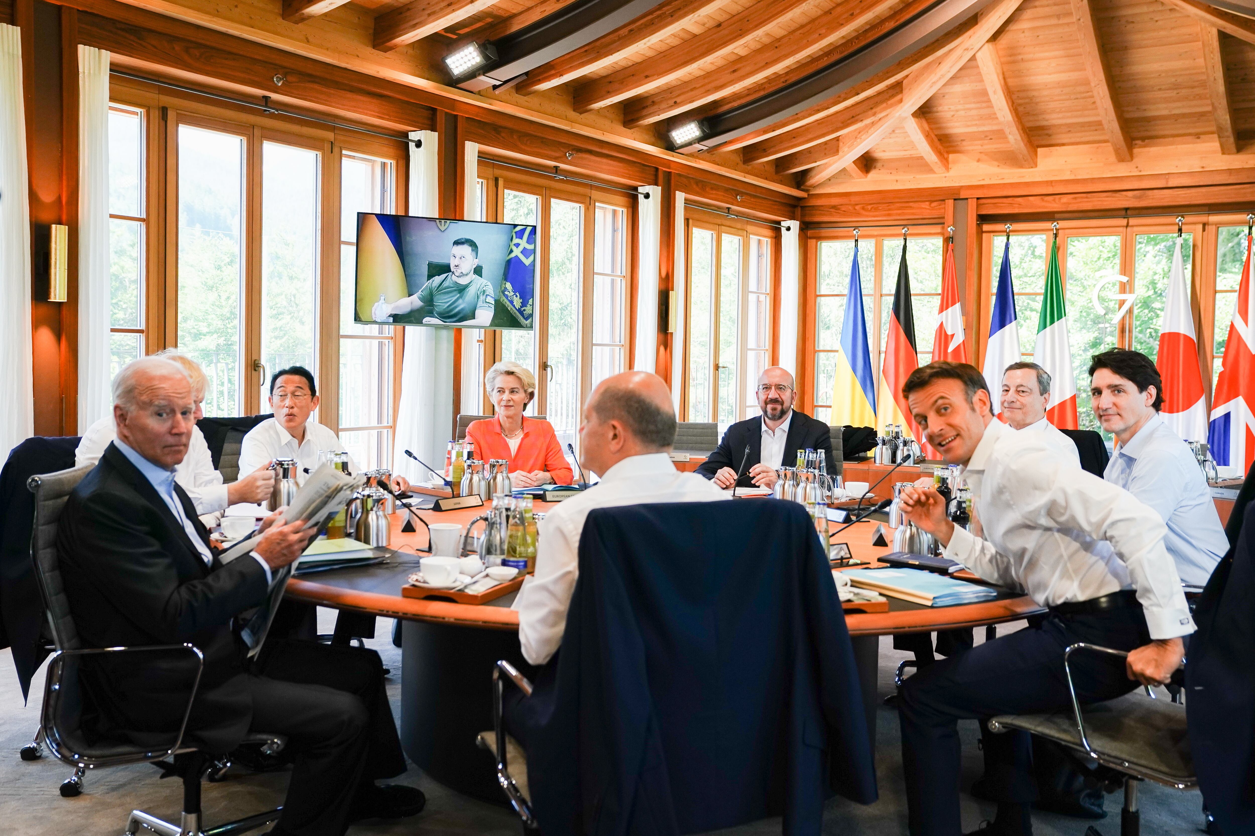 Los líderes del G-7 durante su reunión este domingo