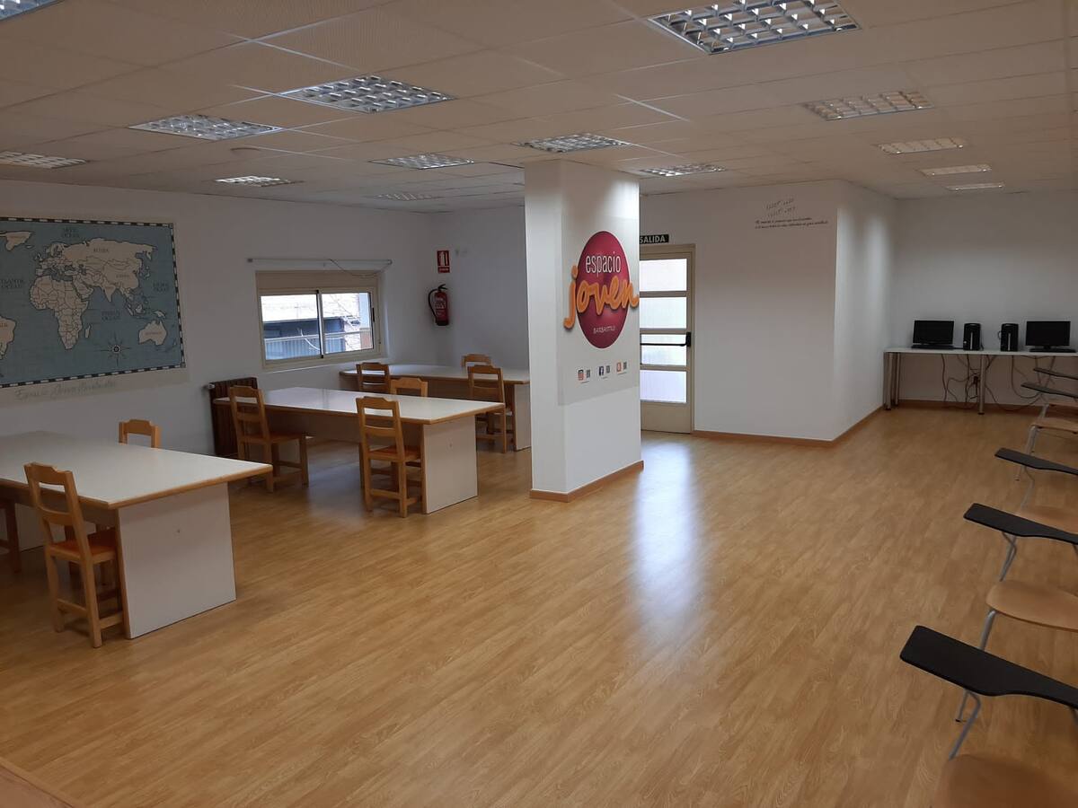 Programas de refuerzo académico, talleres e idiomas centran la programación del Espacio Joven de Barbastro este otoño