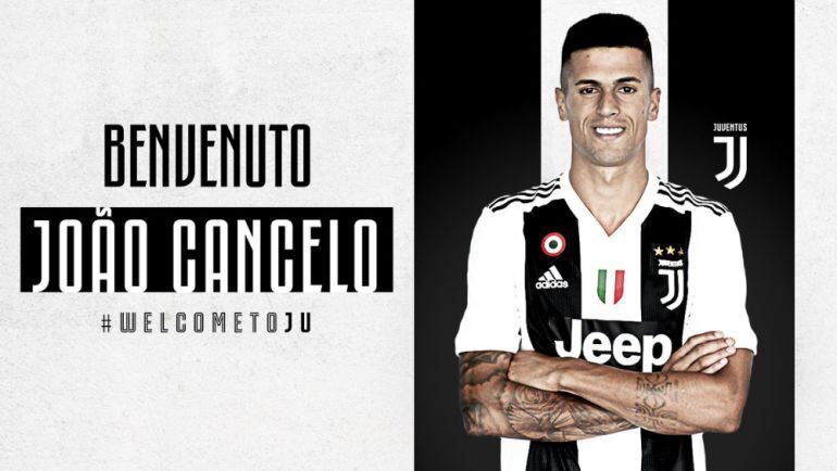 Joao Cancelo posa con la camiseta de su nuevo club