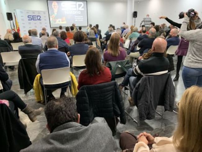 El público que asistió a vernos en la Biblioteca Adolfo Suárez