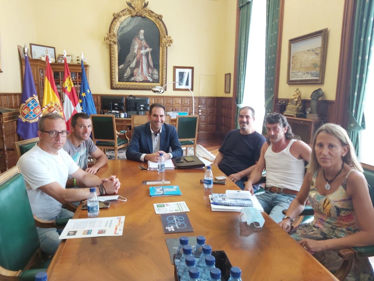 Imagen de la reunión mantenida esta semana en el Ayuntamiento de Palencia