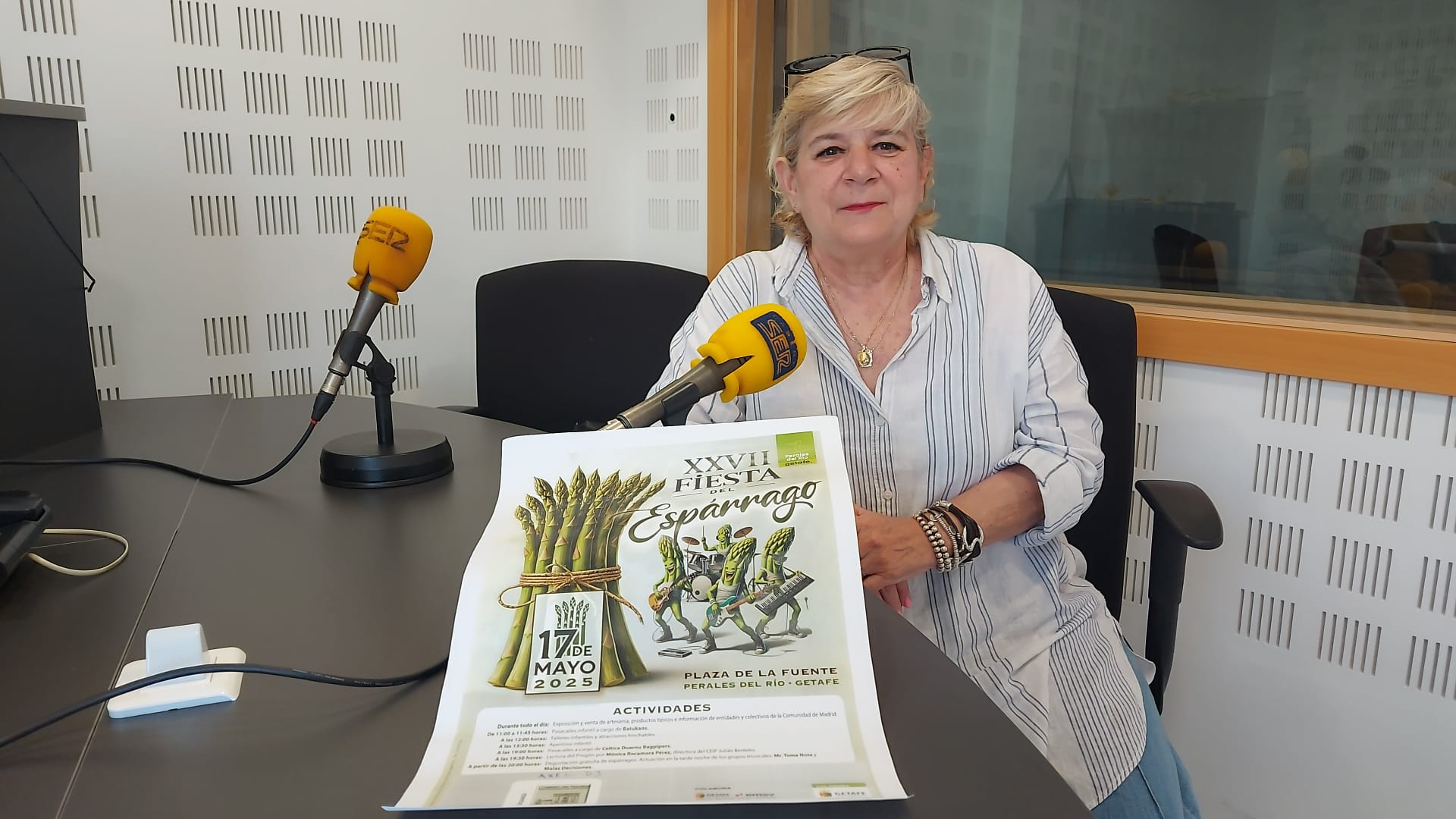 Silvia Uyarra, presidenta de la Asociación de Vecinos El Caserío de Perales, en los estudios de SER Madrid Sur