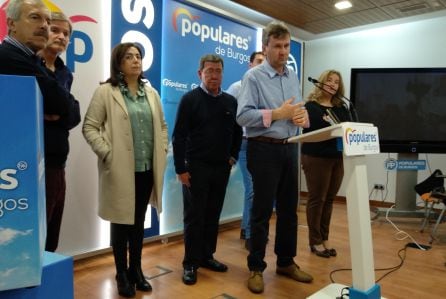 Los miembros de la candidatura del PP en Burgos, en su comparecencia en la noche electoral