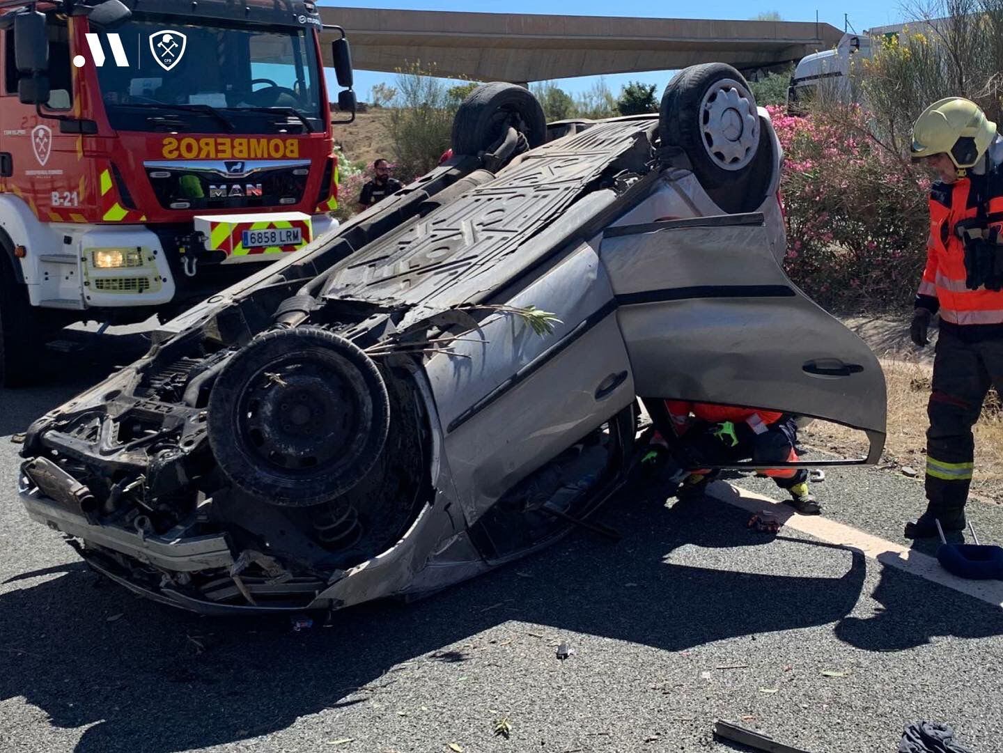 Accidente registrado esta mañana en Chilches, que se ha saldado con dos hombres de 50 y 52 años, heridos