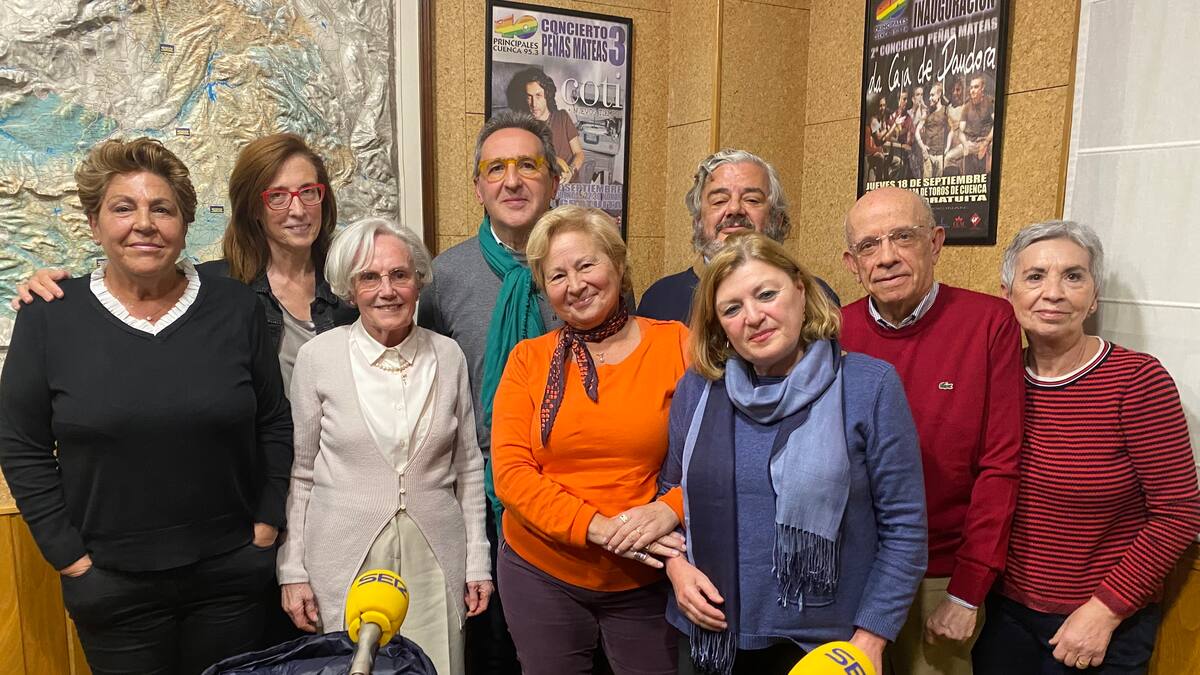 Alumnos de literatura de la José Saramago 50 Plus publican un libro son sus recuerdos