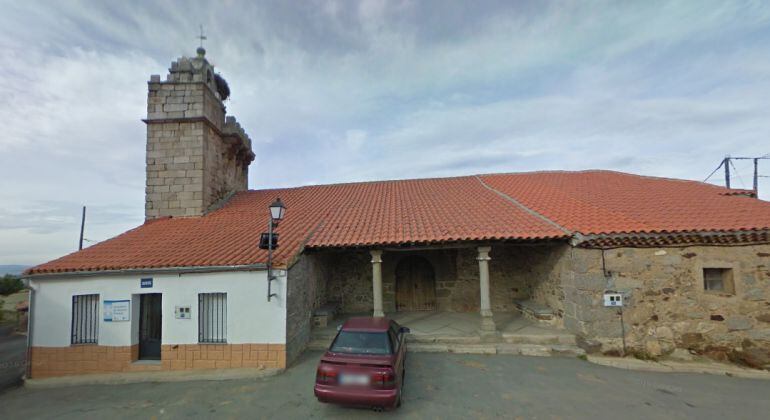 Iglesia de Mercadillo, antes de sufrir daños en la estructura por la caída de un rayo