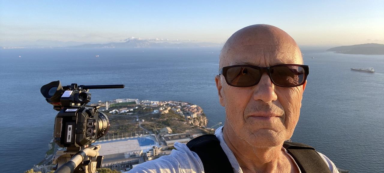 Stephen Cumming en el &quot;Sky Walk&quot; de Gibraltar