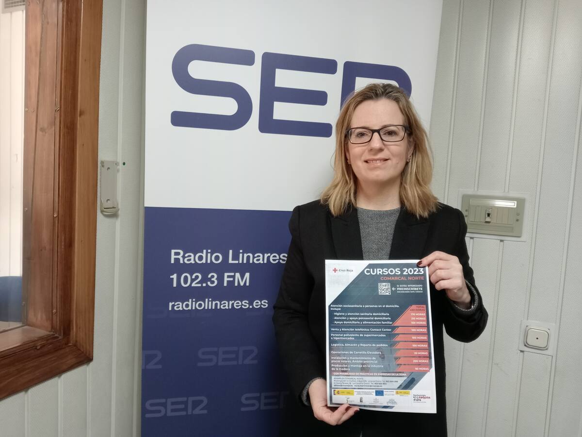 Carolina Higueras, técnica de empleo en Cruz roja Linares. Formación para el empleo 2023