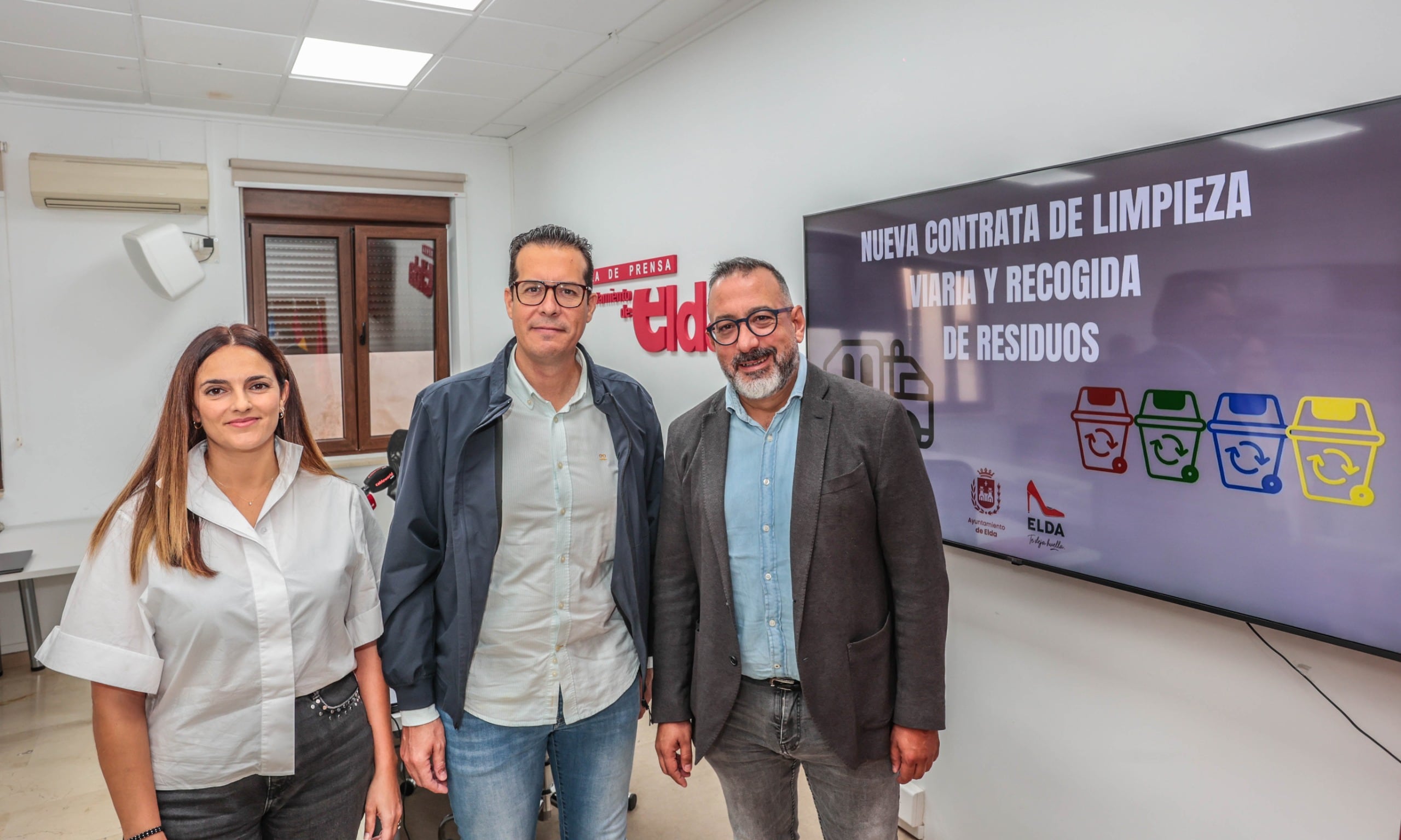 Raquel Fernández, directora del área de Espacio Pública de Elda; Rubén Alfaro, alcalde de Elda y José Antonio Amat, edil de Espacio Público de Elda