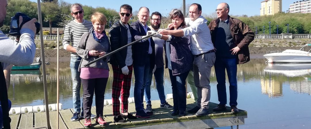 Visita del BNG a la ría de O Burgo