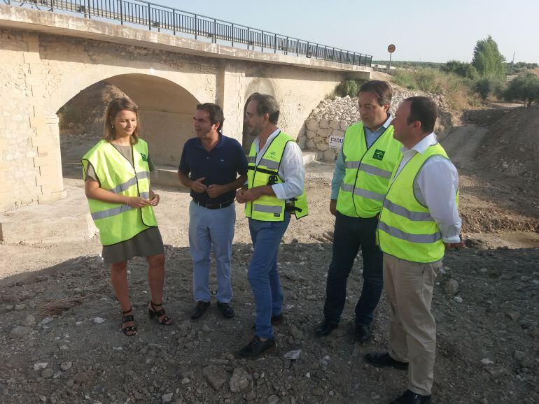 La Junta pone en servicio el puente entre Porcuna y Valenzuela tras las obras de emergencia y más 200.000 euros de inversión 