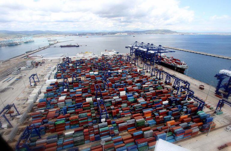 Terminal de contenedores en el Puerto de Algeciras.