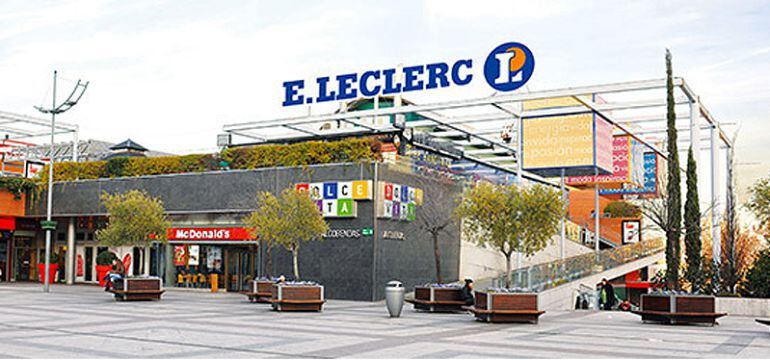 El hipermercado E.Leclerc está sitúado en el interior del centro comercial Dolce Vita Gran Manzana en Alcobendas