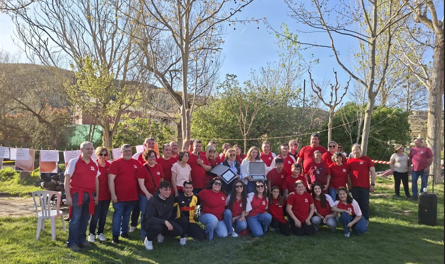 Foto de familia de los participantes en el Día de la Serra del Castell