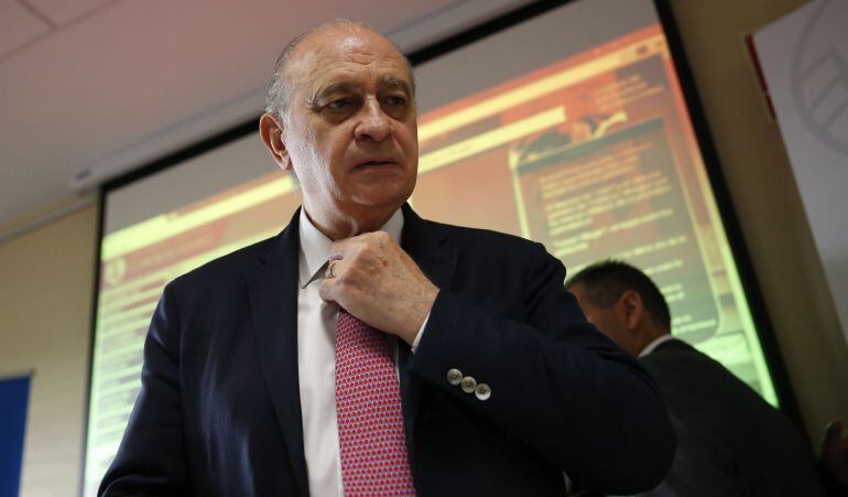 El ministro del Interior en funciones, Jorge Fernández Díaz, durante un curso de verano de la Universidad Complutense de Madrid.