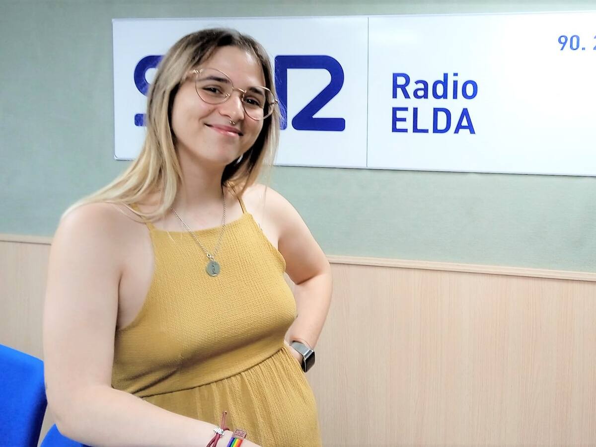 Adela Erades, presidenta de la Asociación Iris LGTBIQ+: “Iris busca solucionar los problemas para asegurar los derechos de las personas LGTBIQ+”