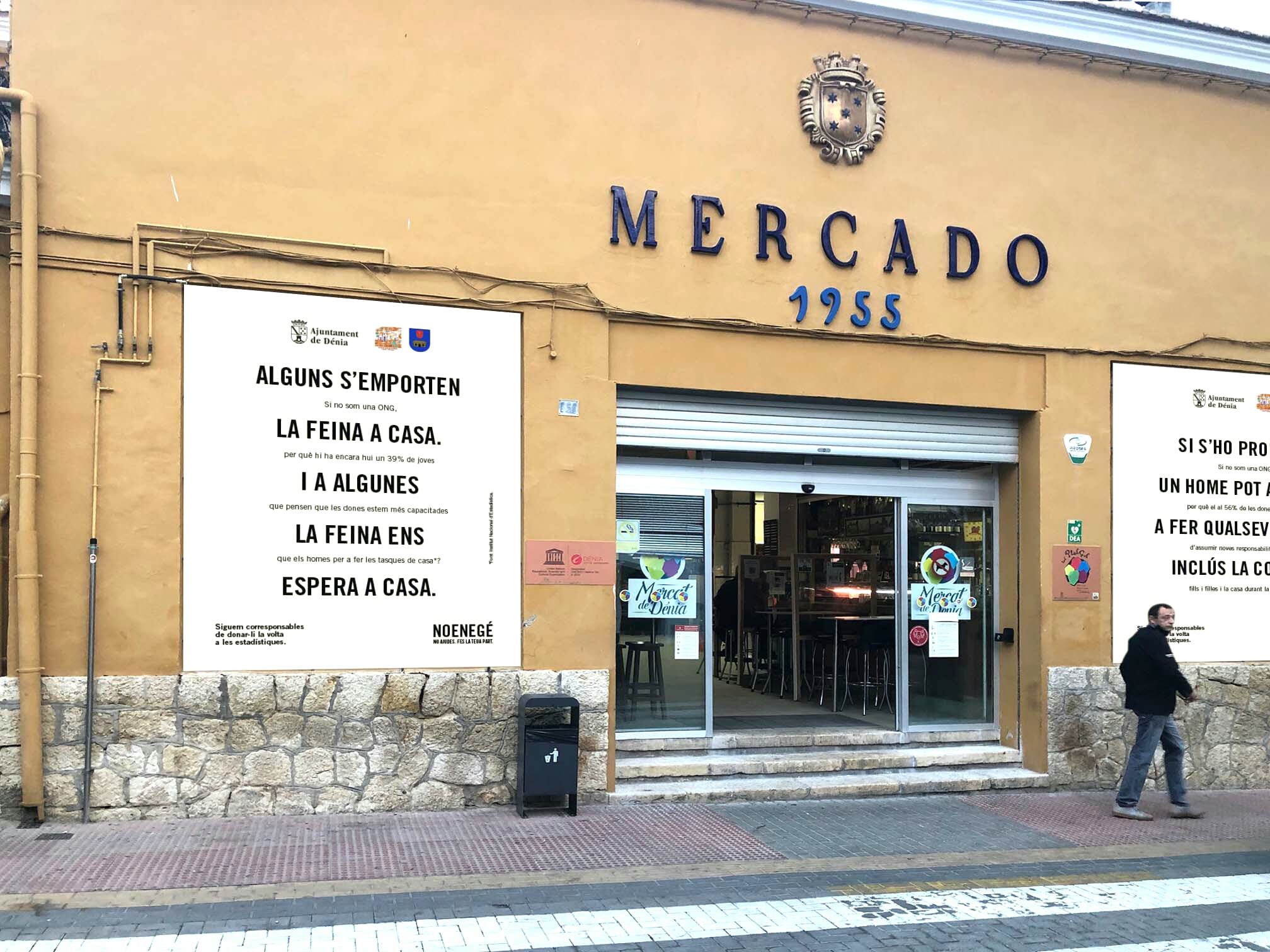 Lona de la campaña 'Corresponsables', en la fachada del Mercat Municipal.