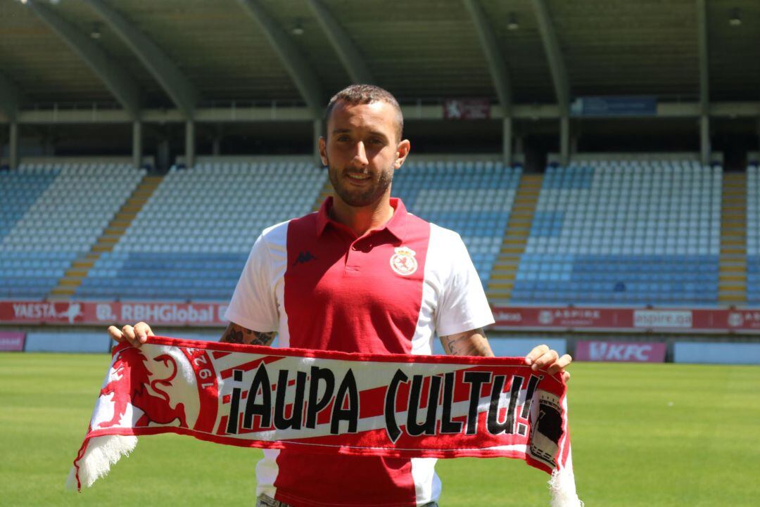 Jon Ander defenderá la camiseta de la Cultural las dos próximas temporadas 
