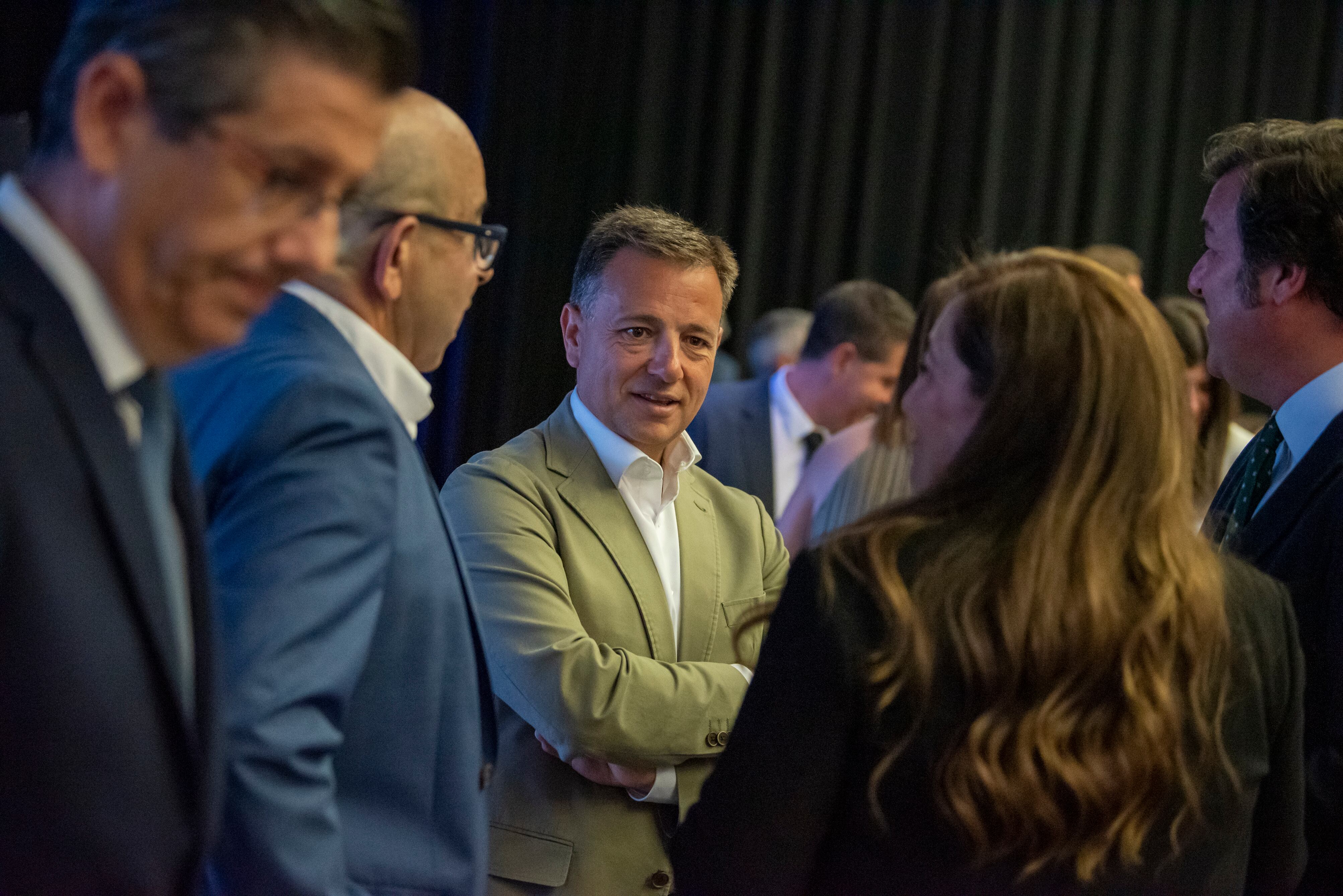 El alcalde de Albacete, Manuel Serrano, asiste a la gala por el 90 aniversario de Radio Albacete.