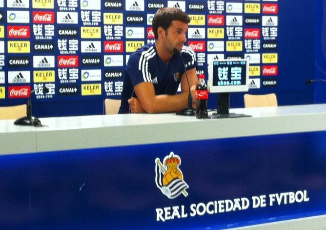 El capitán de la Real atiende a los medios esta mañana en Zubieta.