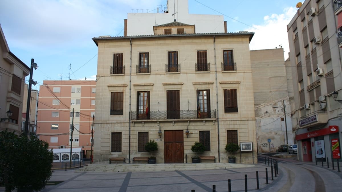 Las farmacias de Monóvar habilitan puntos para depositar productos que se enviarán a Ucrania