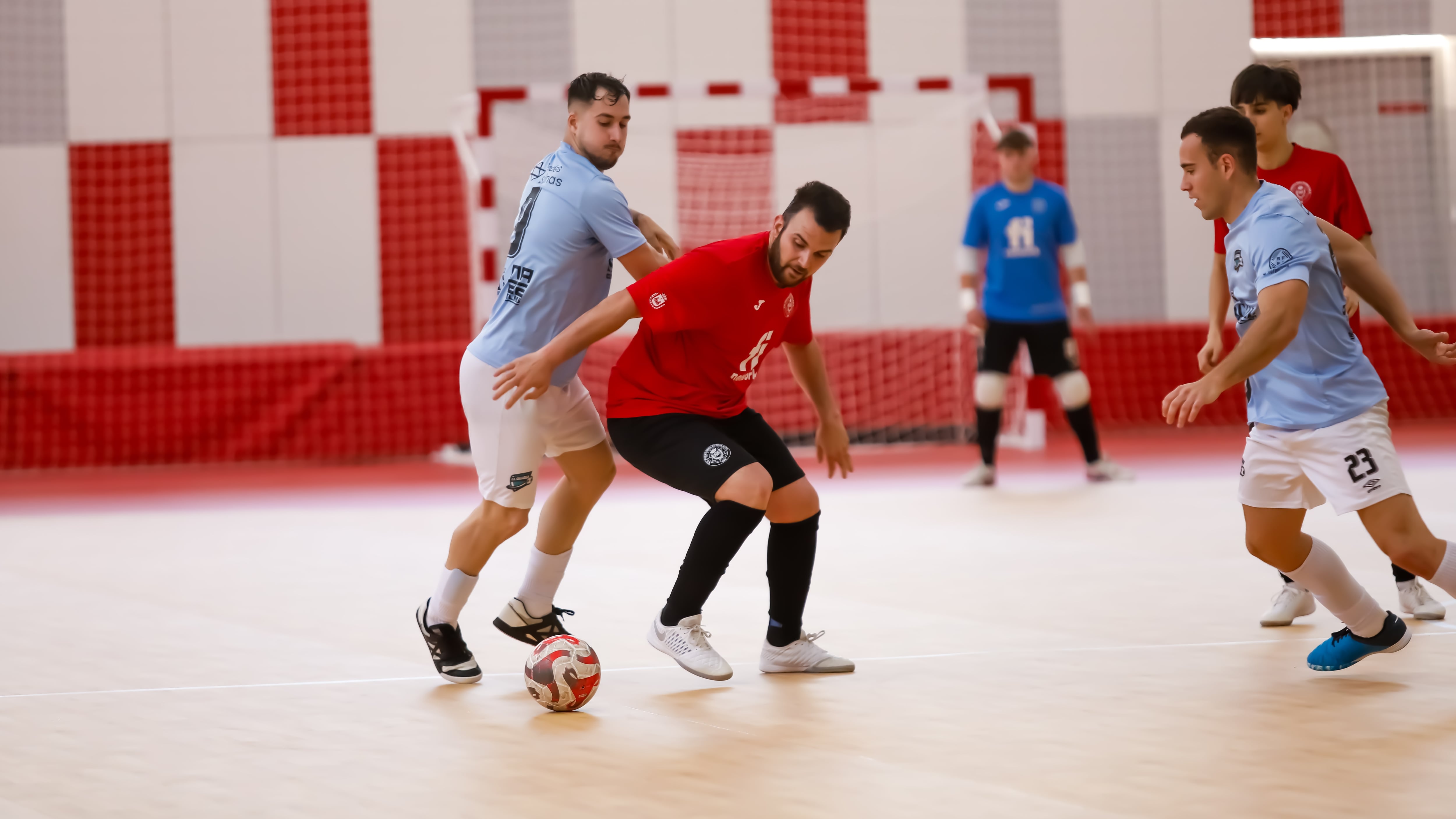 El Nueva Elda no pudo cantar victoria en su regreso al Juan Carlos Verdú