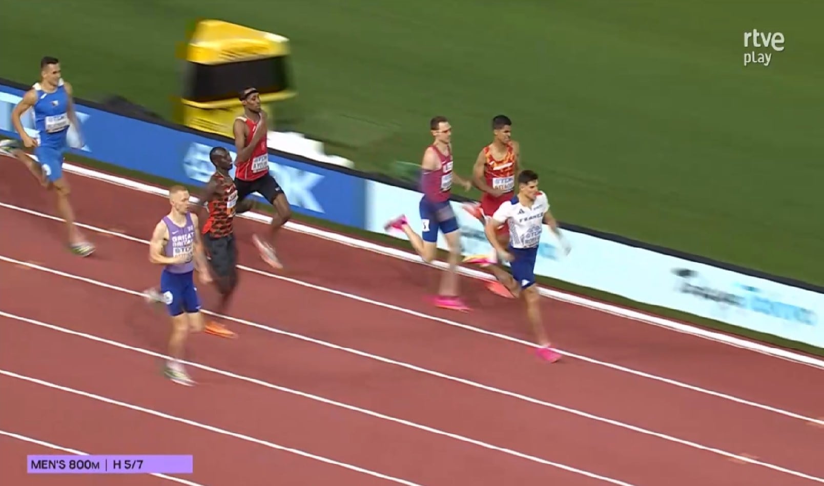 Attaoui en su serie. Imagen de RTVE