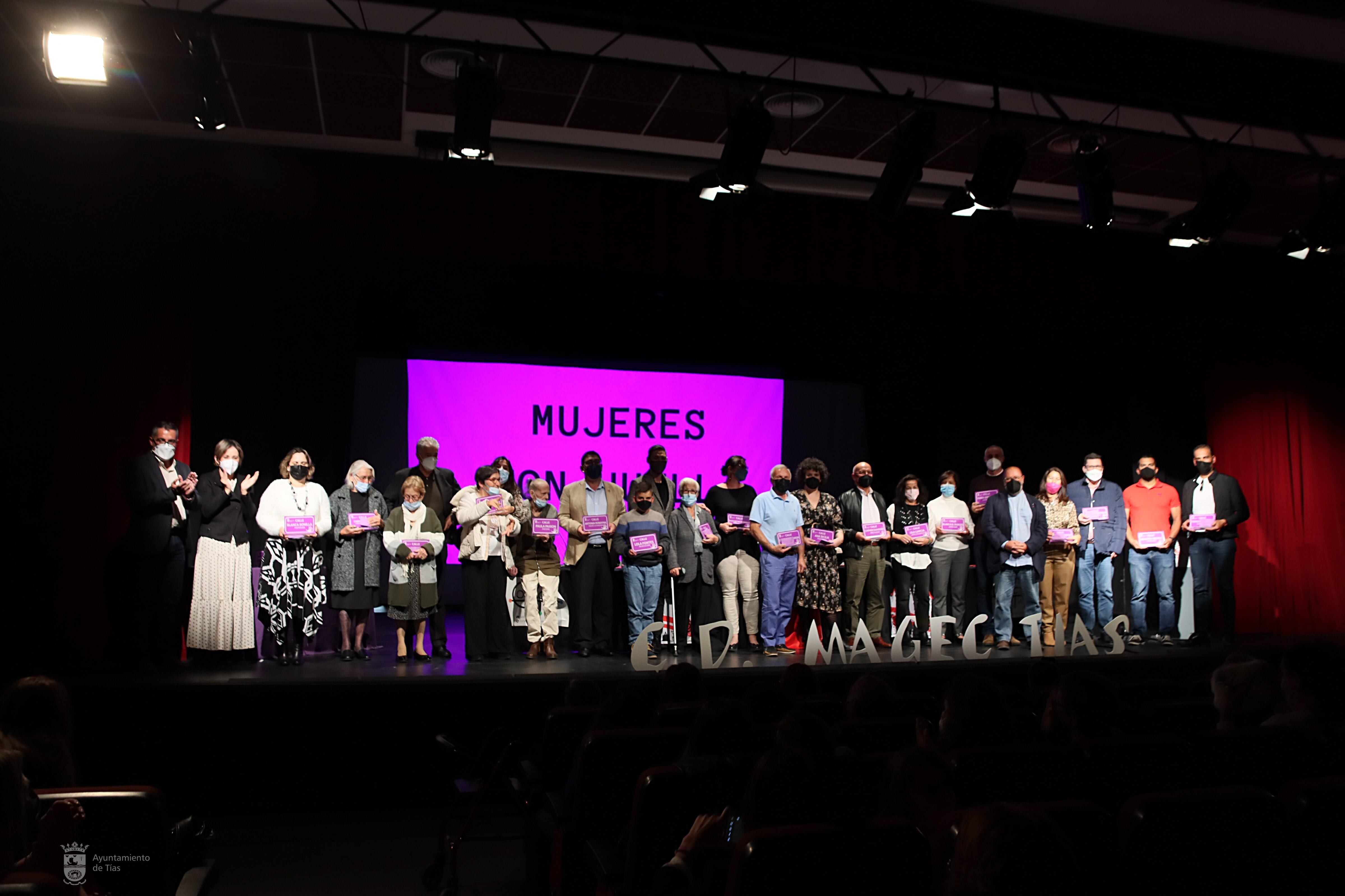 Foto de familia de los galardonados.